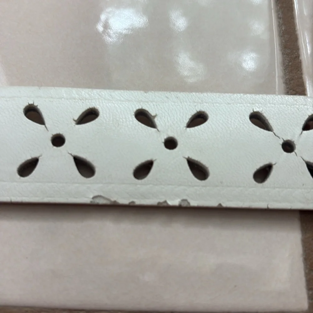 White Faux Leather Adjustable Belt. Vintage